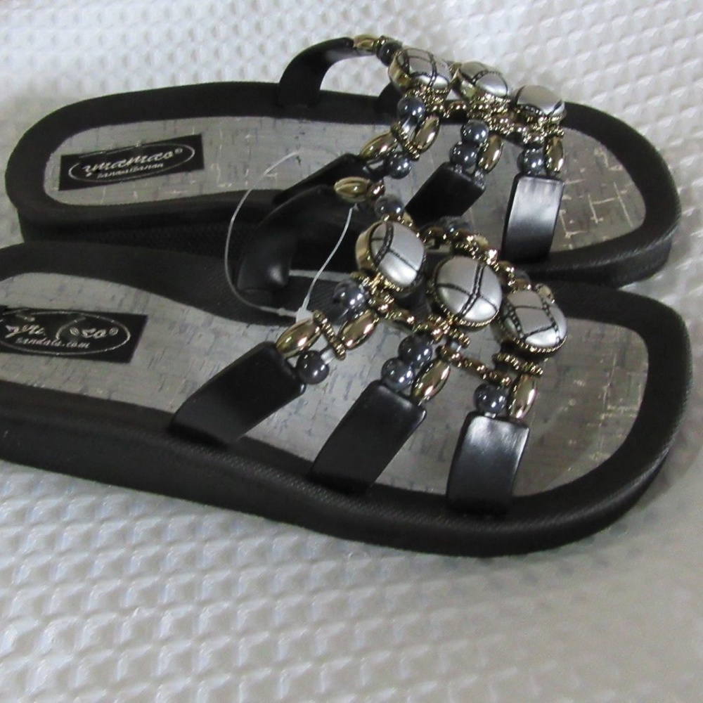 Slip on Thongs size 6 & 9